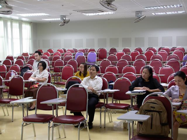 สาขาวิชาภาษาอังกฤษ,คณะศิลปศาสตร์,จัดโครงการพัฒนานิสิตระดับบัณฑิตศึกษา,กิจกรรมที่,1