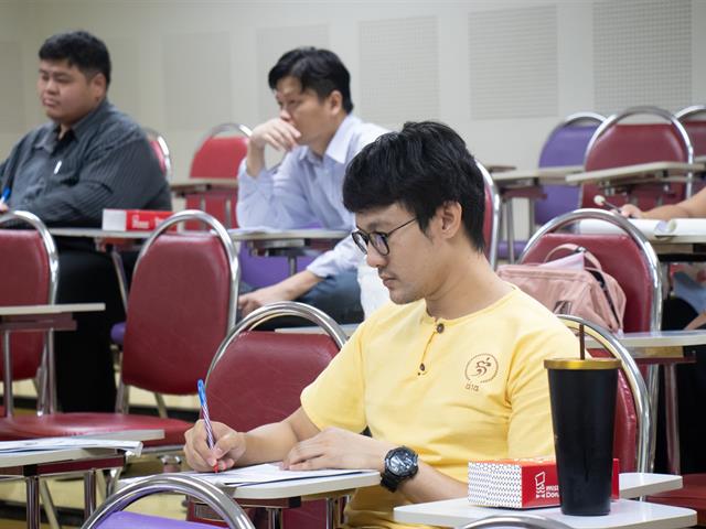 สาขาวิชาภาษาอังกฤษ,คณะศิลปศาสตร์,จัดโครงการพัฒนานิสิตระดับบัณฑิตศึกษา,กิจกรรมที่,2