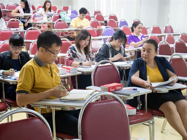 สาขาวิชาภาษาอังกฤษ,คณะศิลปศาสตร์,จัดโครงการพัฒนานิสิตระดับบัณฑิตศึกษา,กิจกรรมที่,2
