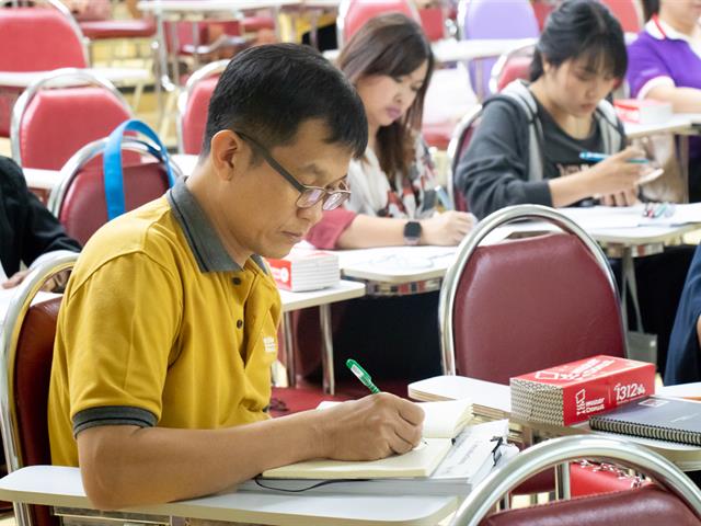 สาขาวิชาภาษาอังกฤษ,คณะศิลปศาสตร์,จัดโครงการพัฒนานิสิตระดับบัณฑิตศึกษา,กิจกรรมที่,2