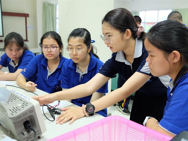 คณะวิทยาศาสตร์,มหาวิทยาลัยพะเยา,ได้ดำเนินกิจกรรมบริการวิชาการให้แก่โรงเรียนศรีสวัสดิ์วิทยาคาร,จังหวัดน่าน