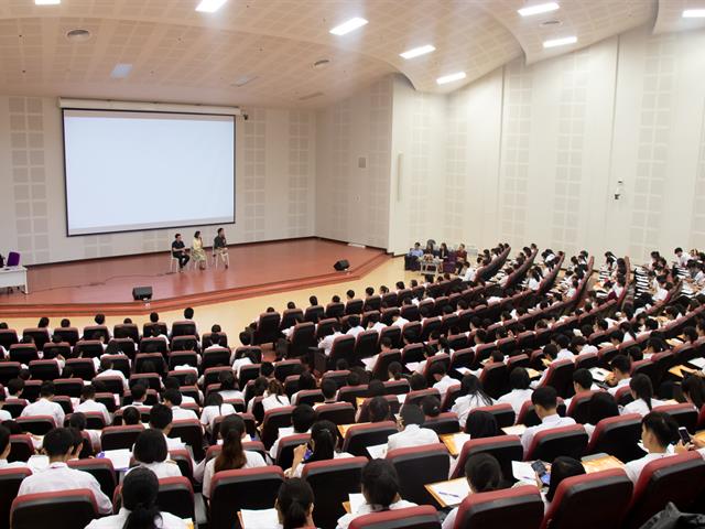 คณะศิลปศาสตร์จัดโครงการปฐมนิเทศนิสิตระดับปริญญาตรี,คณะศิลปศาสตร์,ประจำปีการศึกษา,2562