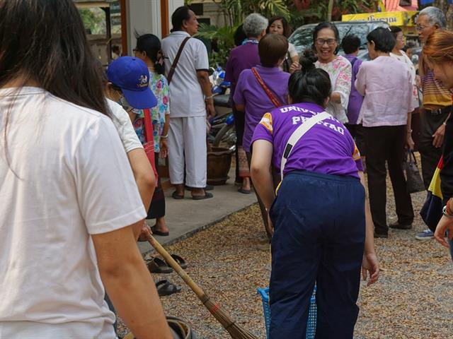 คณะรัฐศาสตร์และสังคมศาสตร์,มหาวิทยาลัยพะเยา,จัดกิจกรรม,“จิตอาสาพัฒนาอาราม,เฉลิมพระเกียรติ”