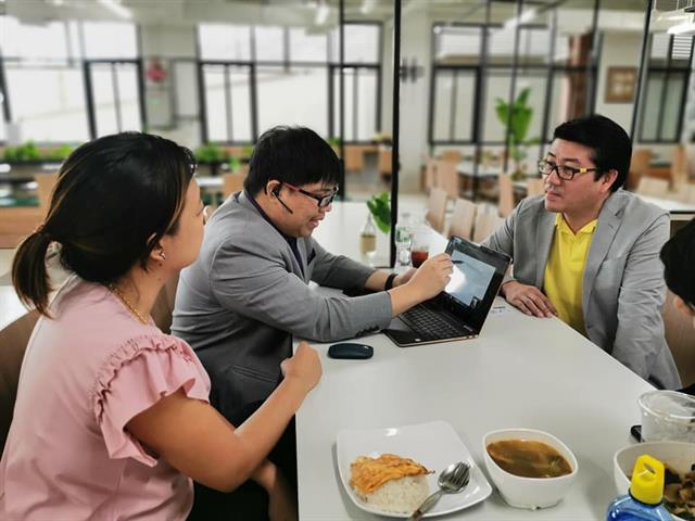 คณะเภสัชศาตร์รับฟังการนำเสนอการใช้เทคโนโลยี,Microsoft,for,education