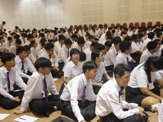 คณะเทคโนโลยีสารสนเทศและการสื่อสาร,มหาวิทยาลัยพะเยา,จัดพิธีทำบุญคณะและปฐมนิเทศนิสิตใหม่,ประจำปีการศึกษา,2562,เพื่อถวายเป็นพระราชกุศล,เนื่องในวันเฉลิมพระชนมพรรษาพระบาทสมเด็จพระเจ้าอยู่หัว,รัชกาลที่,10,อีกทั้งยังเป็นการเปิดโอกาสให้นิสิตใหม่ได้พบปะผู้บริหารคณะฯ,เพื่อแนะนำแนวทางในการปฏิบัติตนในรั้วมหาวิทยาลัย
