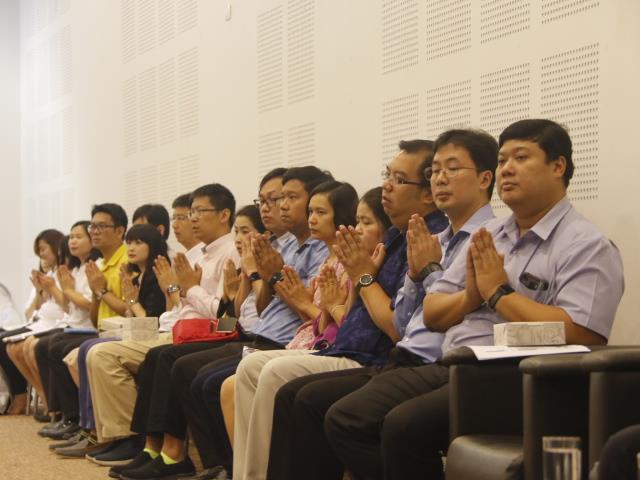 คณะเทคโนโลยีสารสนเทศและการสื่อสาร,มหาวิทยาลัยพะเยา,จัดพิธีทำบุญคณะและปฐมนิเทศนิสิตใหม่,ประจำปีการศึกษา,2562,เพื่อถวายเป็นพระราชกุศล,เนื่องในวันเฉลิมพระชนมพรรษาพระบาทสมเด็จพระเจ้าอยู่หัว,รัชกาลที่,10,อีกทั้งยังเป็นการเปิดโอกาสให้นิสิตใหม่ได้พบปะผู้บริหารคณะฯ,เพื่อแนะนำแนวทางในการปฏิบัติตนในรั้วมหาวิทยาลัย