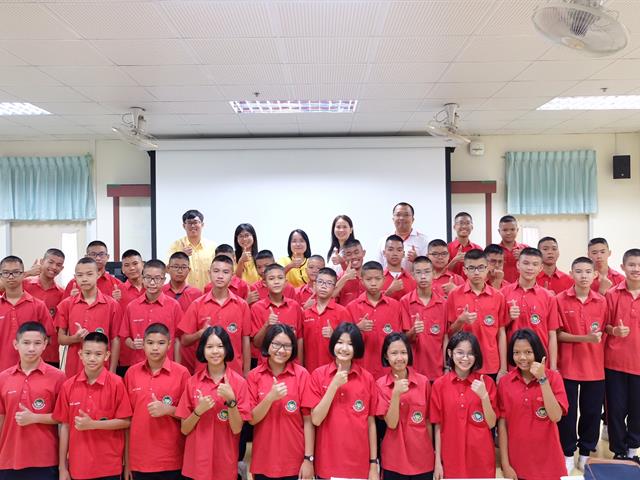 คณะวิทยาศาสตร์,มหาวิทยาลัยพะเยา,ได้ดำเนินกิจกรรม,ค่ายมหาวิทยาลัย,โรงเรียนพิริยาลัย,จังหวัดแพร่