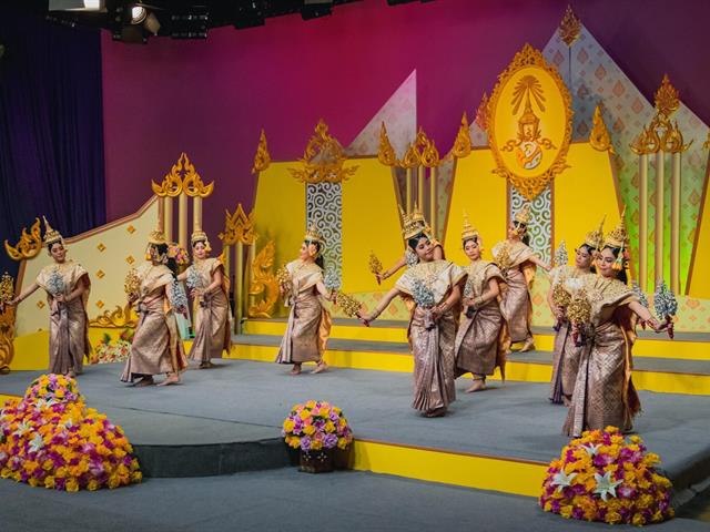 สาขาวิชาศิลปะการแสดง,เป็นตัวแทนมหาวิทยาลัยในการบันทึกเทปรำถวายพระพร,ชุด,“ฉุยฉายถวายพระพร,วชิราลงกรณพระบารมี”,เนื่องในวันเฉลิมพระชนมพรรษา,พระบาทสมเด็จพระวชิรเกล้าเจ้าอยู่หัว,วันที่,28,กรกฎาคม,2562,ณ,สถานีวิทยุโทรทัศน์แห่งประเทศไทย,จังหวัดเชียงใหม่,(ช่อง,11)