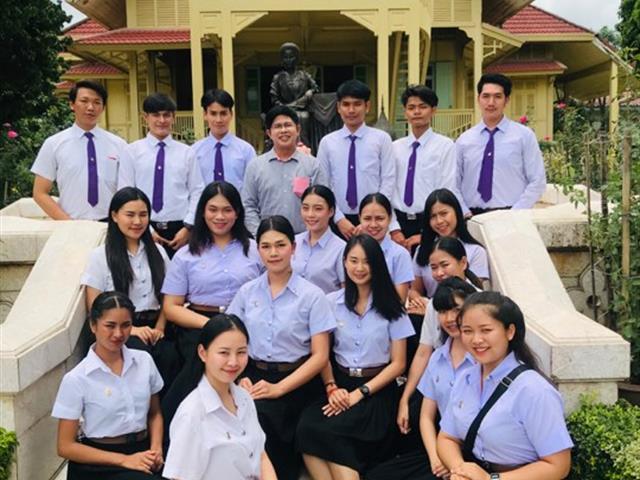 สาขาวิชาศิลปะการแสดง,นำนิสิตเข้าชมพิพิธภัณฑ์พระตำหนักดาราภิรมย์,