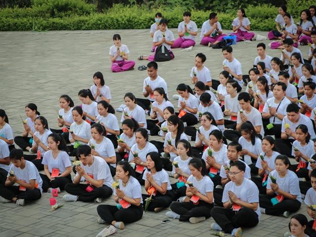 หน่วยกิจการนิสิตและทำนุบำรุงศิลปวัฒนธรรม,พร้อมด้วยสโมสรนิสิต,คณะรัฐศาสตร์และสังคมศาสตร์,มหาวิทยาลัยพะเยา,ร่วมจัดกิจกรรม,“ตานตุงหลวง,บวงสรวงพระพุทธภุชคารักษ์”