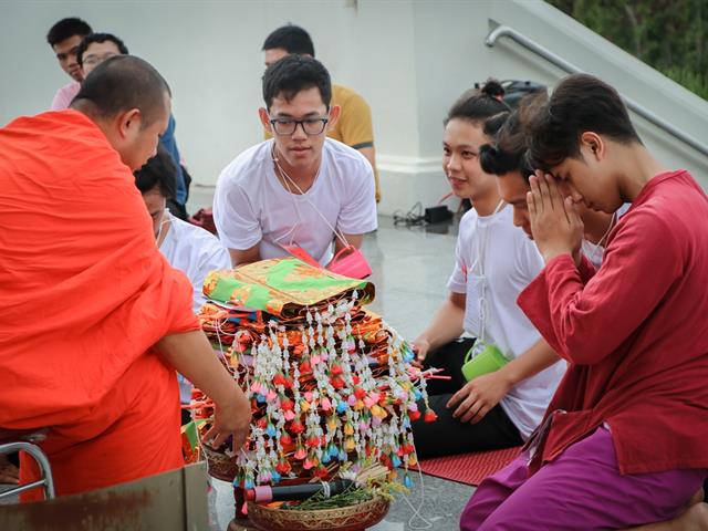 หน่วยกิจการนิสิตและทำนุบำรุงศิลปวัฒนธรรม,พร้อมด้วยสโมสรนิสิต,คณะรัฐศาสตร์และสังคมศาสตร์,มหาวิทยาลัยพะเยา,ร่วมจัดกิจกรรม,“ตานตุงหลวง,บวงสรวงพระพุทธภุชคารักษ์”