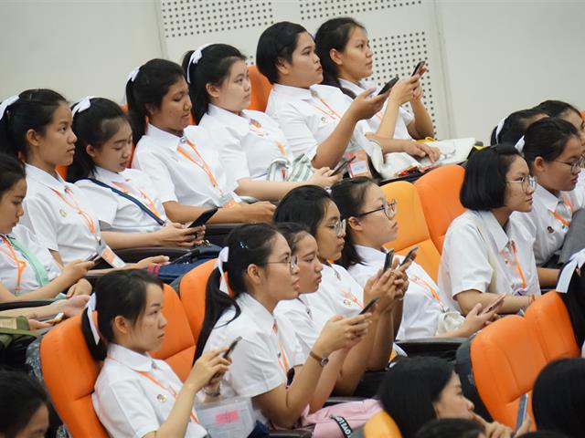โครงการแนะนำการใช้บริการศูนย์บรรณสารและสื่อการศึกษา,สำหรับนิสิตใหม่,ระดับปริญญาตรี,ประจำปีการศึกษา,2562
