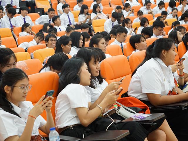 โครงการแนะนำการใช้บริการศูนย์บรรณสารและสื่อการศึกษา,สำหรับนิสิตใหม่,ระดับปริญญาตรี,ประจำปีการศึกษา,2562
