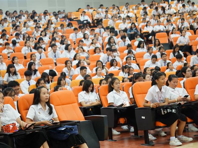 โครงการแนะนำการใช้บริการศูนย์บรรณสารและสื่อการศึกษา,สำหรับนิสิตใหม่,ระดับปริญญาตรี,ประจำปีการศึกษา,2562