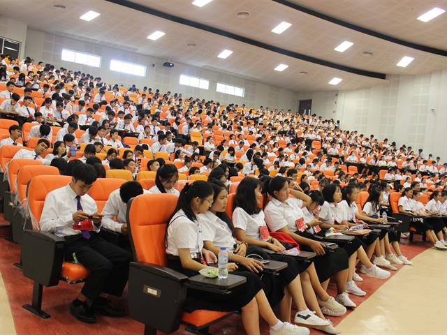 โครงการแนะนำการใช้บริการศูนย์บรรณสารและสื่อการศึกษา,สำหรับนิสิตใหม่,ระดับปริญญาตรี,ประจำปีการศึกษา,2562