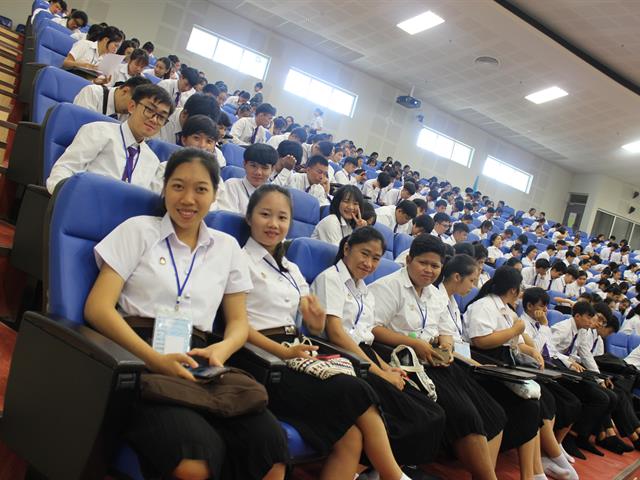 โครงการแนะนำการใช้บริการศูนย์บรรณสารและสื่อการศึกษา,สำหรับนิสิตใหม่,ระดับปริญญาตรี,ประจำปีการศึกษา,2562