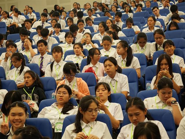 โครงการแนะนำการใช้บริการศูนย์บรรณสารและสื่อการศึกษา,สำหรับนิสิตใหม่,ระดับปริญญาตรี,ประจำปีการศึกษา,2562