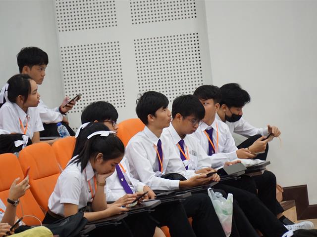โครงการแนะนำการใช้บริการศูนย์บรรณสารและสื่อการศึกษา,สำหรับนิสิตใหม่,ระดับปริญญาตรี,ประจำปีการศึกษา,2562