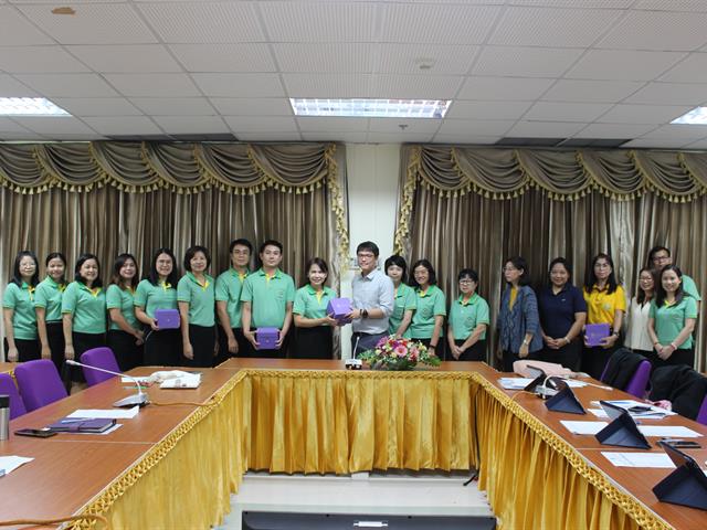 ศูนย์บรรณสารและสื่อการศึกษา,เข้ารับการตรวจประเมินเพื่อขอรับรองมาตรฐาน,สำนักงานสีเขียว,(Green,Office,Standard),จากกรมส่งเสริมคุณภาพสิ่งแวดล้อม,กระทรวง,,,,ทรัพยากรธรรมชาติและสิ่งแวดล้อม,เพื่อความเป็น,“สำนักงานที่เป็นมิตรกับสิ่งแวดล้อม”