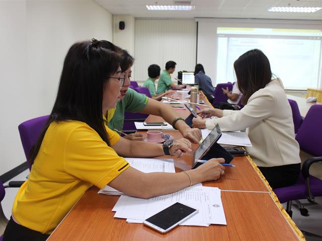 ศูนย์บรรณสารและสื่อการศึกษา,เข้ารับการตรวจประเมินเพื่อขอรับรองมาตรฐาน,สำนักงานสีเขียว,(Green,Office,Standard),จากกรมส่งเสริมคุณภาพสิ่งแวดล้อม,กระทรวง,,,,ทรัพยากรธรรมชาติและสิ่งแวดล้อม,เพื่อความเป็น,“สำนักงานที่เป็นมิตรกับสิ่งแวดล้อม”