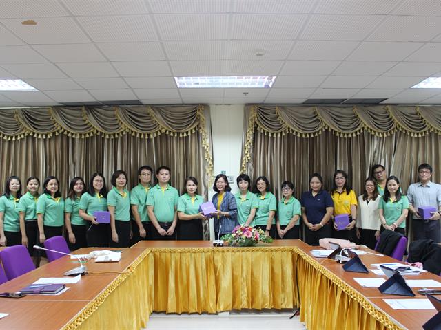 ศูนย์บรรณสารและสื่อการศึกษา,เข้ารับการตรวจประเมินเพื่อขอรับรองมาตรฐาน,สำนักงานสีเขียว,(Green,Office,Standard),จากกรมส่งเสริมคุณภาพสิ่งแวดล้อม,กระทรวง,,,,ทรัพยากรธรรมชาติและสิ่งแวดล้อม,เพื่อความเป็น,“สำนักงานที่เป็นมิตรกับสิ่งแวดล้อม”