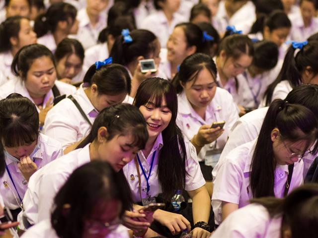 มหาวิทยาลัยพะเยา,จัดโครงการปฐมนิเทศนิสิตใหม่,โครงการเตรียมความพร้อมด้านวิชาการและทักษะการใช้ชีวิตในมหาวิทยาลัยของนิสิตชั้นปีที่,1,ประจำปีการศึกษา,2562,พร้อมแจกกระบอกน้ำและถุงผ้าลดโลกร้อน