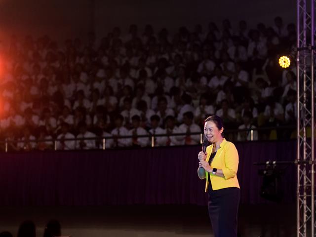 มหาวิทยาลัยพะเยา,จัดโครงการปฐมนิเทศนิสิตใหม่,โครงการเตรียมความพร้อมด้านวิชาการและทักษะการใช้ชีวิตในมหาวิทยาลัยของนิสิตชั้นปีที่,1,ประจำปีการศึกษา,2562,พร้อมแจกกระบอกน้ำและถุงผ้าลดโลกร้อน