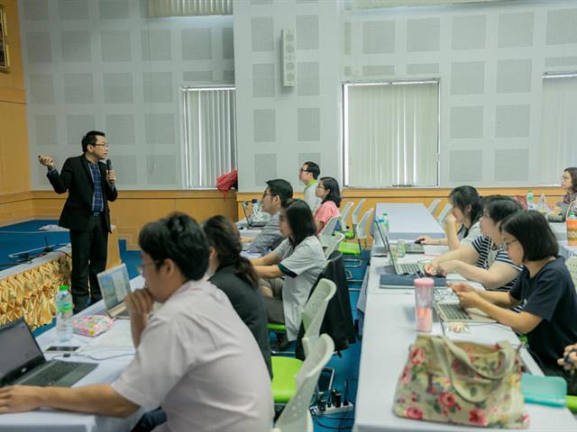 รศ.,ดร.,ภก.,สุรศักดิ์,เสาแก้ว,คณบดีคณะเภสัชศาสตร์,เป็นวิทยากรพิเศษในการอบรมเชิงปฏิบัติการ,"การทบทวนวรรณกรรมอย่างเป็นระบบและการวิเคราะห์อภิมาน,(Systematic,Review,and,Meta-analysis)",