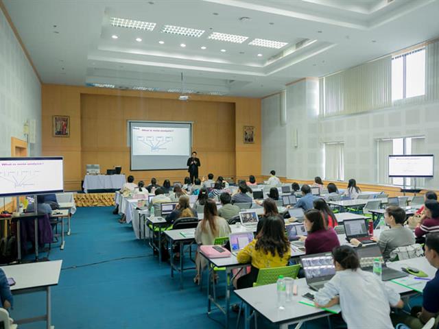 รศ.,ดร.,ภก.,สุรศักดิ์,เสาแก้ว,คณบดีคณะเภสัชศาสตร์,เป็นวิทยากรพิเศษในการอบรมเชิงปฏิบัติการ,"การทบทวนวรรณกรรมอย่างเป็นระบบและการวิเคราะห์อภิมาน,(Systematic,Review,and,Meta-analysis)",