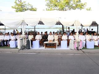 มหาวิทยาลัยพะเยา,ร่วมทำบุญตักบาตรข้าวสารอาหารแห้งแด่พระสงฆ์,ร่วมกับจังหวัดพะเยา,เนื่องในวันอาสาฬหบูชาประจำปี,2562