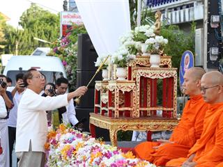 มหาวิทยาลัยพะเยา,ร่วมทำบุญตักบาตรข้าวสารอาหารแห้งแด่พระสงฆ์,ร่วมกับจังหวัดพะเยา,เนื่องในวันอาสาฬหบูชาประจำปี,2562