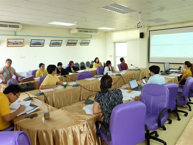 คณะผู้บริหารคณะเภสัชศาสตร์,นำโดย.,รศ.,ดร.,ภก.,สุรศักดิ์,เสาแก้ว,คณบดีคณะเภสัชศาสตร์,จัดประชุมเพื่อวางแผนและจัดสรรงบประมาณ