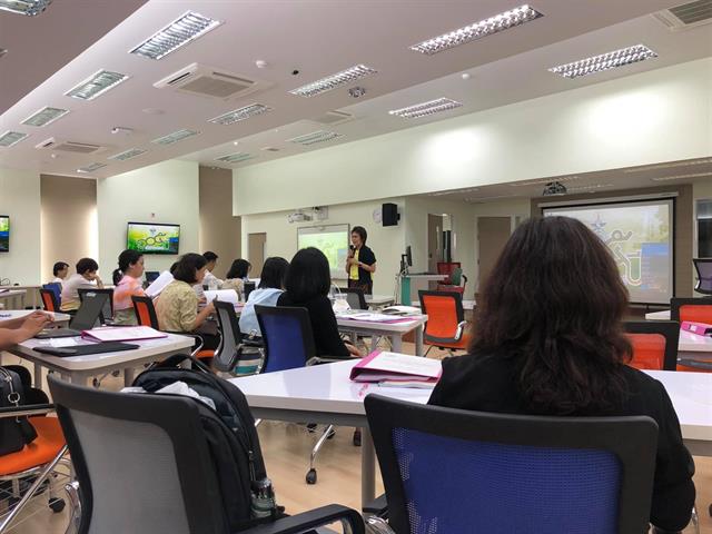 คณะเภสัขศาสตร์,มหาวิทยาลัยพะเยา,เข้าร่วมประชุมสัมมนาการจัดทำขั้นตอนการปฏิบัติที่ดีของการจัดสอบความรู้ผู้ขอขึ้นทะเบียนและรับใบอนุญาตเป็นผู้ประกอบวิชาชีพเภสัชกรรม