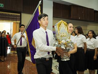 คณะทันตแพทยศาสตร์ขอแสดงความยินดีกับบุคลากรและนิสิตคณะทันตแพทย์ที่ได้รับรางวัลในพิธีไหว้ครู,และพิธีมอบรางวัลนิสิตเกียรติยศ,ประจำปีการศึกษา,2562