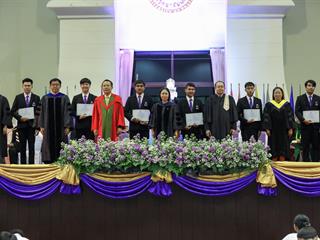 คณะทันตแพทยศาสตร์ขอแสดงความยินดีกับบุคลากรและนิสิตคณะทันตแพทย์ที่ได้รับรางวัลในพิธีไหว้ครู,และพิธีมอบรางวัลนิสิตเกียรติยศ,ประจำปีการศึกษา,2562