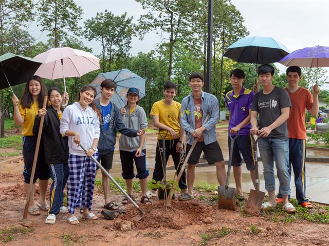 คณะทันตแพทยศาสตร์,มหาวิทยาลัยพะเยา,จัดกิจกรรมปลูกต้นไม้เฉลิมพระเกียรติ,เนื่องในโอกาสวันเฉลิมพระชนมพรรษา,พระบาทสมเด็จพระเจ้าอยู่หัว,ครบ,67,พรรษา