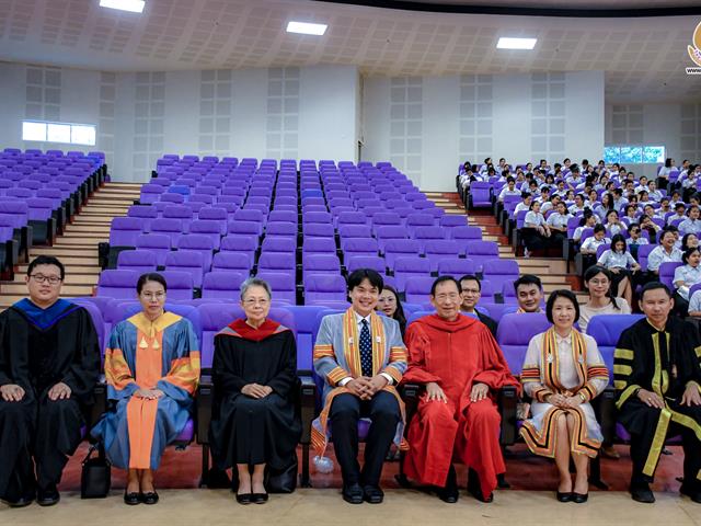 พิธีถวายสัตย์ปฏิญาณตนเป็นนิสิตมหาวิทยาลัยพะเยาและพิธิไหว้ครูวิทยาลัยการศึกษา