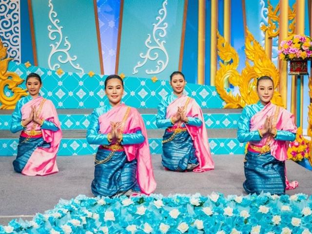 สาขาวิชาศิลปะการแสดง,คณะสถาปัตยกรรมศาสตร์และศิลปกรรมศาสตร์,มหาวิทยาลัยพะเยา,เป็นตัวแทนมหาวิทยาลัยในการบันทึกเทปรำถวายพระพร,ชุด,“ระบำซอถวายพระพร”,เนื่องในวันเฉลิมพระชนมพรรษา,สมเด็จพระนางเจ้าสิริกิติ์,พระบรมราชินีนาถ,พระบรมราชชนนีพันปีหลวง,เนื่องในวันเฉลิมพระชนมพรรษา,12,สิงหาคม,2562,