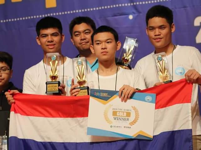 คว้าแชมป์ระดับโลก,2,ปีซ้อน,,โรงเรียนสาธิตมหาวิทยาลัยพะเยาในการแข่งขันหุ่นยนต์เยาวชนระดับนานาชาติ,ครั้งที่,6,"International,Youth,Robot,Competition,2019,"