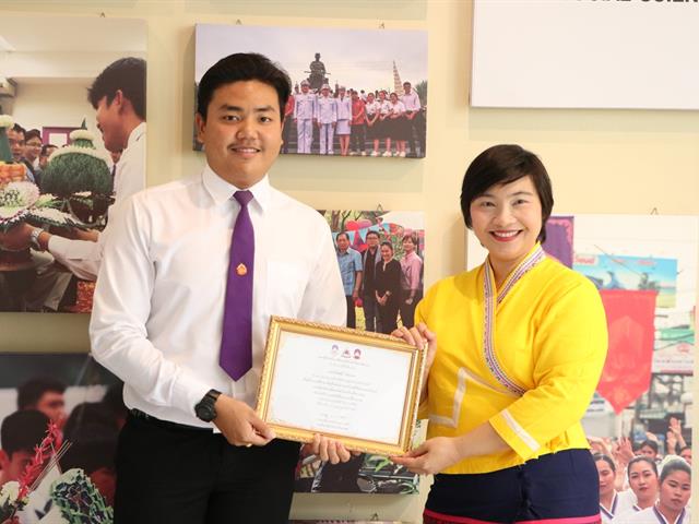 หน่วยกิจการนิสิตและทำนุบำรุงศิลปวัฒนธรรม,พร้อมด้วยสโมสรนิสิต,ได้จัดดำเนินโครงการคุรุปูจา,ไหว้สา,ปารมี(ไหว้ครูคณะรัฐศาสตร์และสังคมศาสตร์),ประจำปีการศึกษา,2562