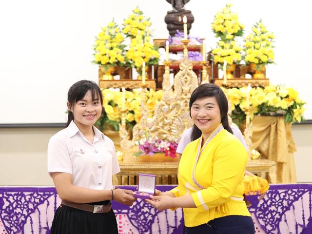 หน่วยกิจการนิสิตและทำนุบำรุงศิลปวัฒนธรรม,พร้อมด้วยสโมสรนิสิต,ได้จัดดำเนินโครงการคุรุปูจา,ไหว้สา,ปารมี(ไหว้ครูคณะรัฐศาสตร์และสังคมศาสตร์),ประจำปีการศึกษา,2562