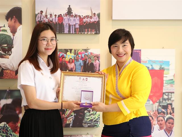 หน่วยกิจการนิสิตและทำนุบำรุงศิลปวัฒนธรรม,พร้อมด้วยสโมสรนิสิต,ได้จัดดำเนินโครงการคุรุปูจา,ไหว้สา,ปารมี(ไหว้ครูคณะรัฐศาสตร์และสังคมศาสตร์),ประจำปีการศึกษา,2562