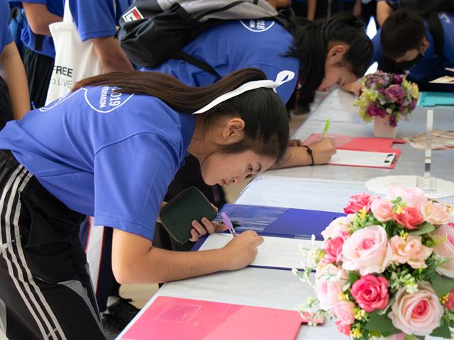 คณะศิลปศาสตร์จัดแนะแนวการศึกษาต่อในระดับอุดมศึกษาแก่นักเรียนโรงเรียนแม่อายวิทยาคม