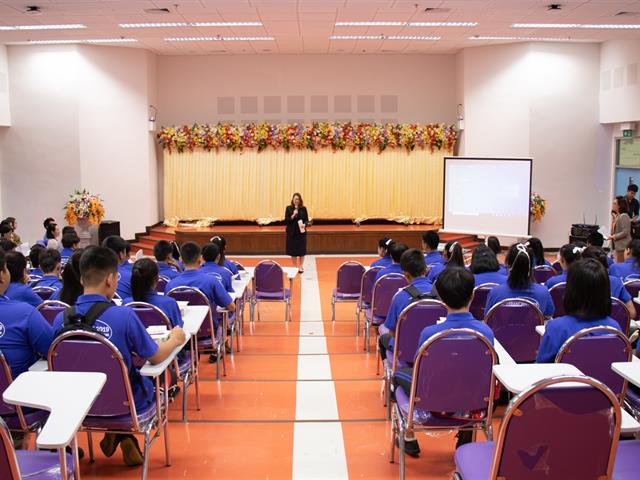 คณะศิลปศาสตร์จัดแนะแนวการศึกษาต่อในระดับอุดมศึกษาแก่นักเรียนโรงเรียนแม่อายวิทยาคม
