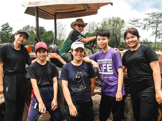 อาจารย์และนักศึกษา,คณะเกษตรศาสตร์และทรัพยากรธรรมชาติ,ม.พะเยา,ลงแขกดำนา,เพื่อเรียนรู้การปลูกข้าว,จากประสบการณ์จริง,เสริมสร้างประสบการณ์ที่ดี,เพื่อนำไปต่อยอดใช้ในชีวิตจริงและร่วมอนุรักษ์ประเพณีที่ดีงามเอาไว้