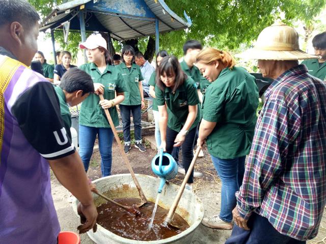 คณะเกษตรศาสตร์และทรัพยากรธรรมชาติ,ม.พะเยา,ออกพื้นที่การอบรมเชิงปฏิบัติการผลิตอาหารสัตว์ต้นทุนต่ำอย่างปลอดภัย,อำเภอแม่ใจ,จังหวัดพะเยา,ให้เเก่นิสิตและกลุ่มเกษตรกรในพื้นที่รับผิดชอบโครงการ,1,คณะ,1,โมเดล