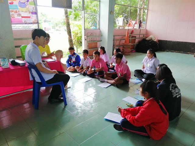 นิสิตสาขาวิชาการส่งเสริมสุขภาพ,คณะแพทยศาสตร์,มหาวิทยาลัยพะเยา,,,,,,,,,,,,,,,,,,,,จัดโครงการอาสาสมัครน้อยประจำโรงเรียน,(อสม.น.),ภายใต้โครงการจิตสำนึกรักเมืองไทยปีที่,11,,โดยการสนับสนุนของสำนักงานเลขานุการสำนักงานปลัดกระทรวงกลาโหม