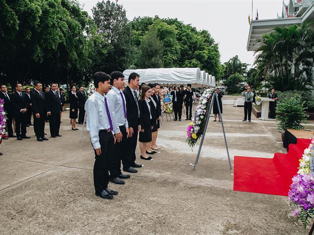 คณะนิติศาสตร์เข้าร่วมพิธีวางพวงมาลาและบำเพ็ญกุศลเนื่องในงาน,,"วันรพี"