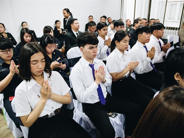 คณะนิติศาสตร์เข้าร่วมพิธีวางพวงมาลาและบำเพ็ญกุศลเนื่องในงาน,,"วันรพี"