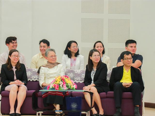 คณะศิลปศาสตร์ร่วมกับสโมสรนิสิตคณะศิลปศาสตร์,จัดโครงการ,“ห้องเชียร์”,ประจำปีการศึกษา,2562